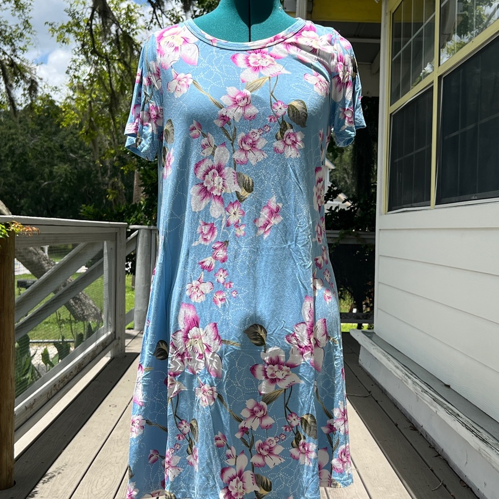 Korsis: Midi Floral Blue Dress w/ Pockets. Women’s Size Large.